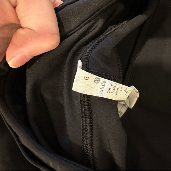 NWOT Lululemon cropped leggings - Picture 7 of 8